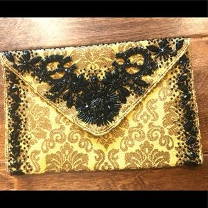 ✨Gorgeous fabric and beaded clutch✨